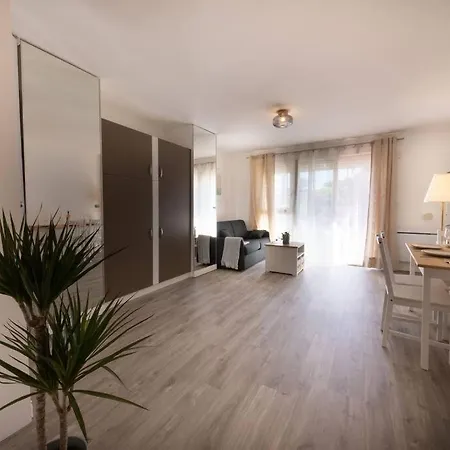 06ap-beau Studio Renove 4 Personnes A 2 Pas De La Plage Κάννες