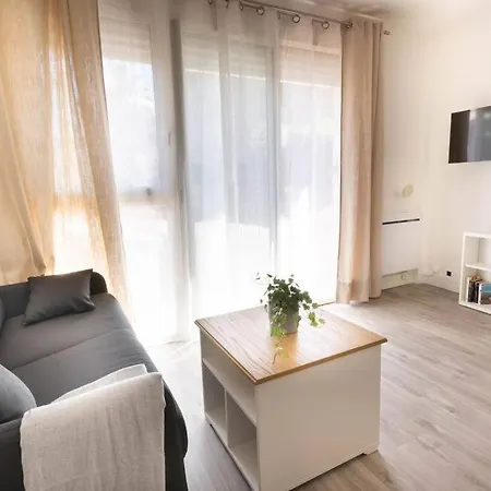 06ap-beau Studio Renove 4 Personnes A 2 Pas De La Plage *